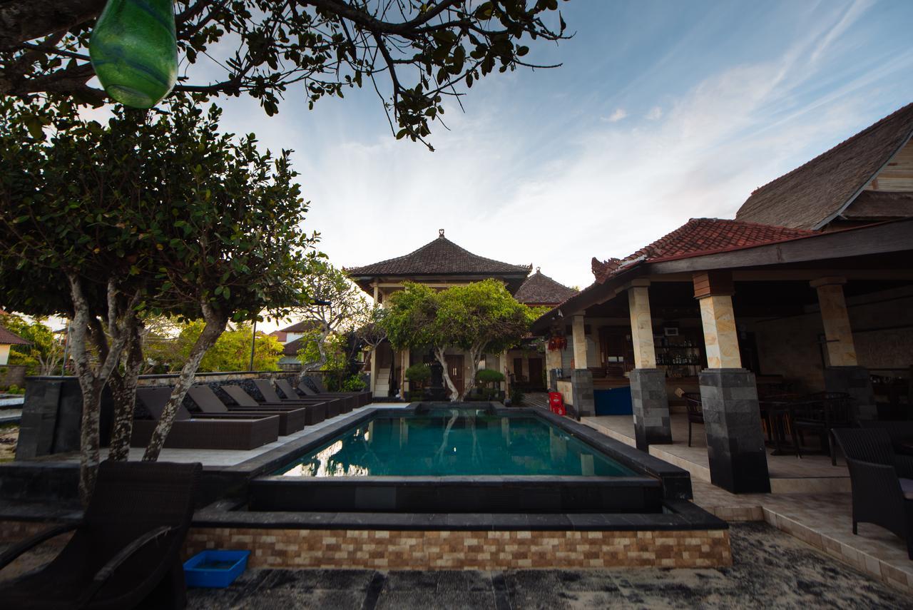 Puri Nusa Beach Hotel Lembongan Extérieur photo